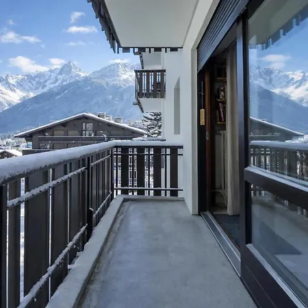 The Brevent Nest In/ski Out - Happy *