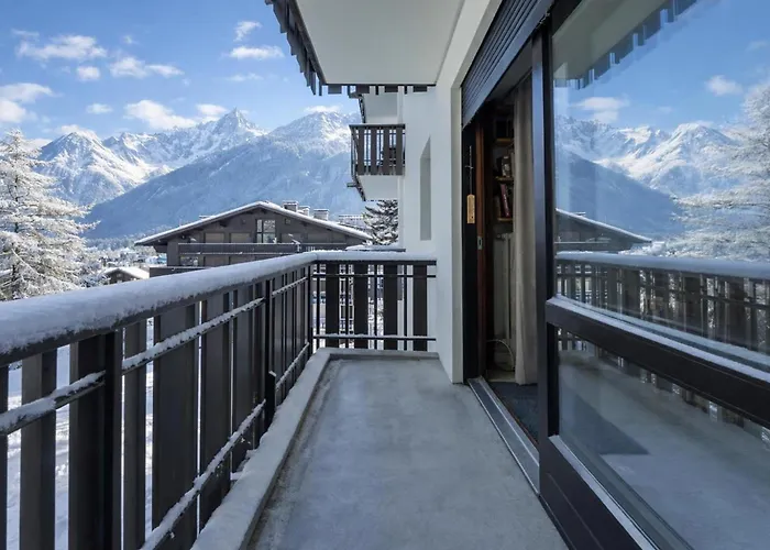 The Brevent Nest In/ski Out - Happy *