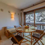 The Brevent Nest In/ski Out - Happy