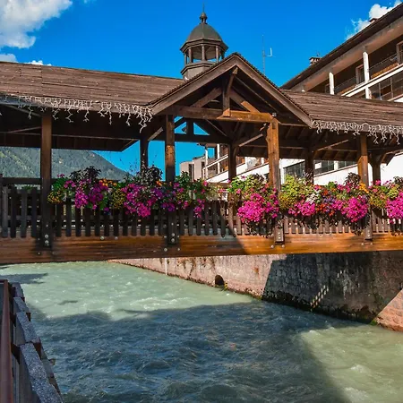 The Brevent Nest Ski-In/Out + Balcony & Parking - Happy Rentals *