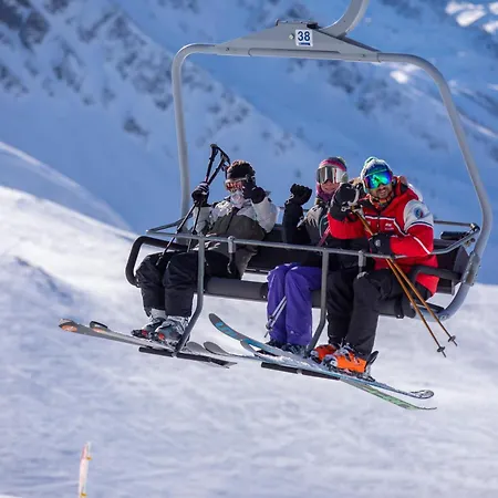 The Brevent Nest Ski-in/out + Balcony & Parking - Happy Appartamento