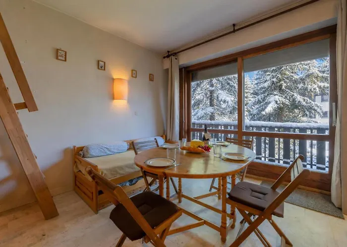 The Brevent Nest In/ski Out - Happy